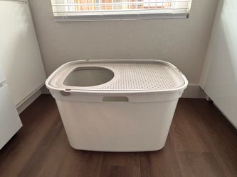 Cat litter box