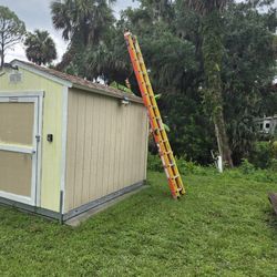 Werner Heavy Duty Commercial 28 Foot Extention Ladder