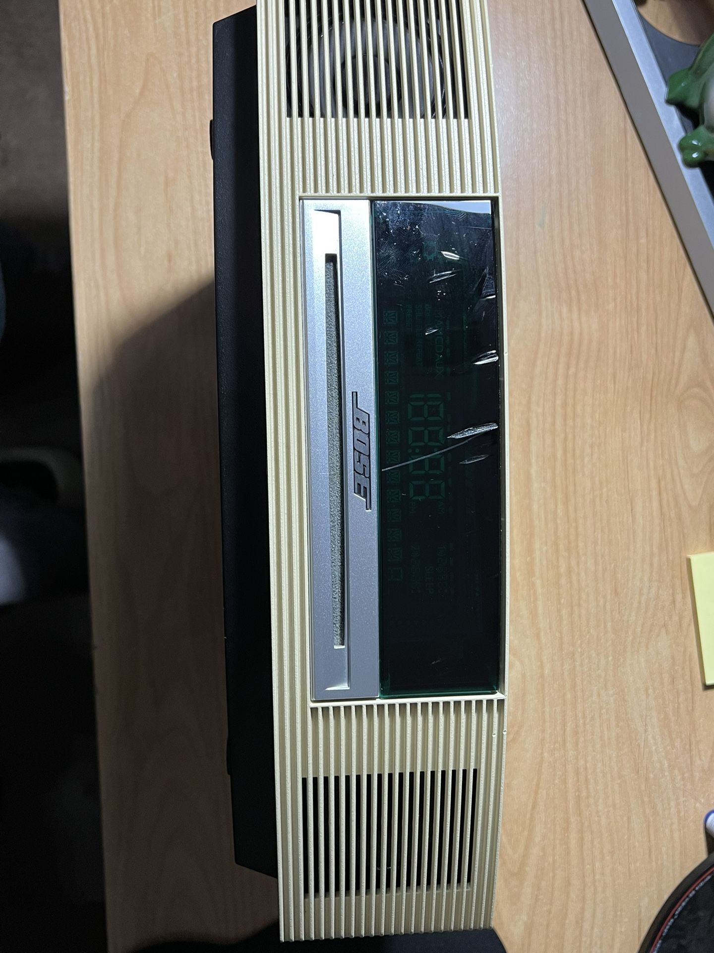 Bose Radio AM/FM With CD. Comes With Remote Control.