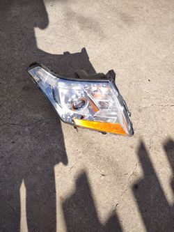 2010 Cadillac SRX Headlight