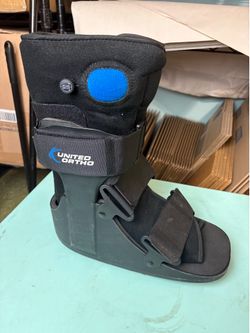 United Ortho Short Air Cam Walker Walking Fracture Boot Black Medium