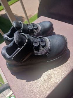 Tennis Jordan.  Size 7 c