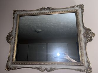 French Very Heavy Mirror Beautiful Pictures Do No Justice Pick Up Only 