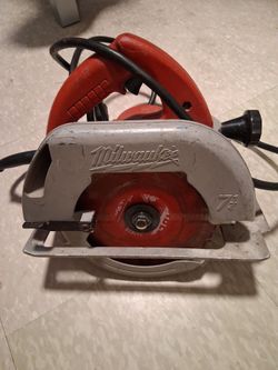 Milwaukee 6390-20 Tilt-Lok 7-1/4" Corded Circular Saw.