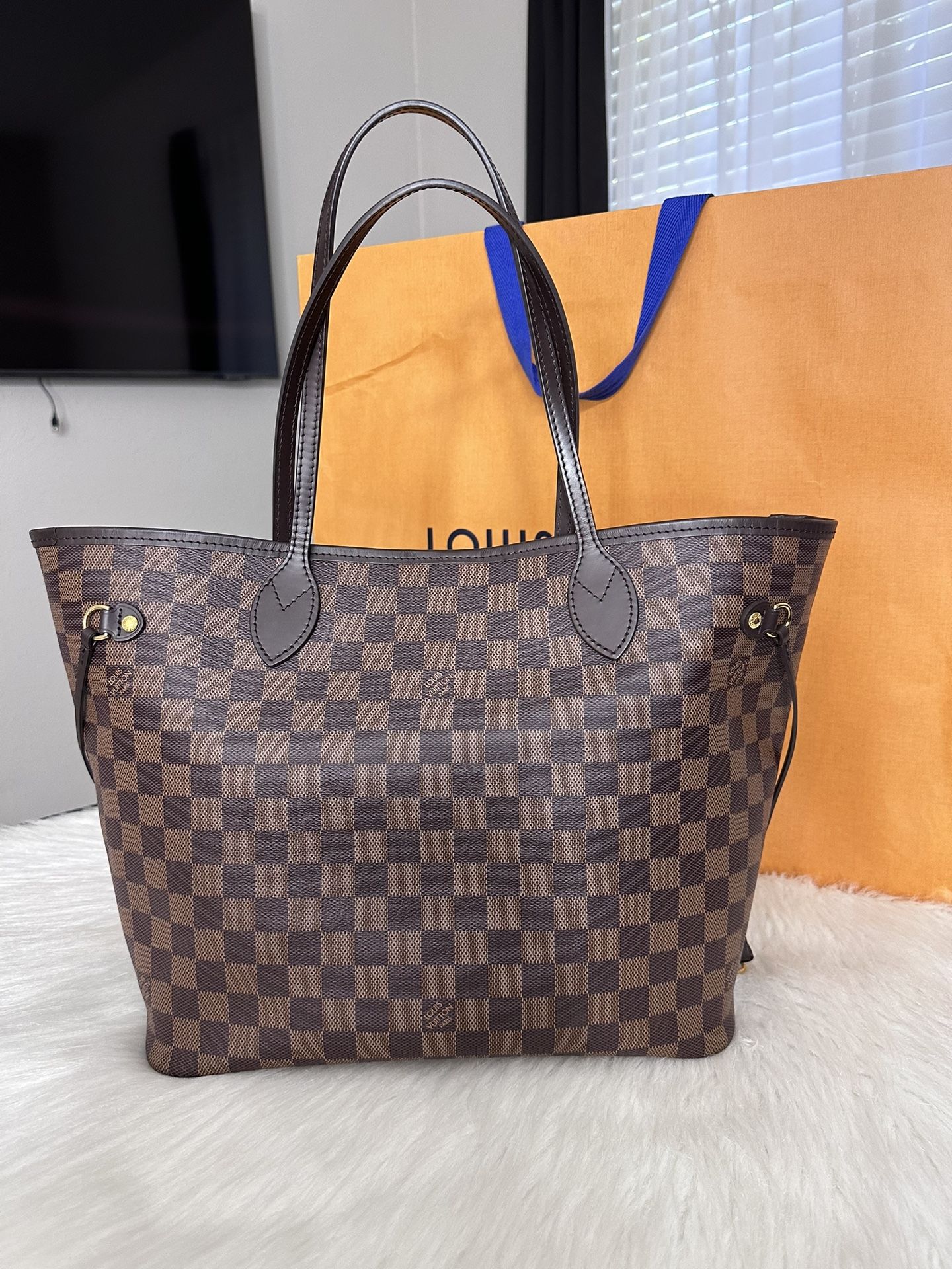 Louis Vuitton Neverfull MM Damier Ebene for Sale in Dallas, TX