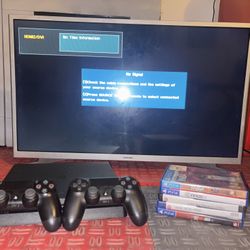 PS4 Bundle comes with 5 Games 2 Controllers With Samsung 32” Tv