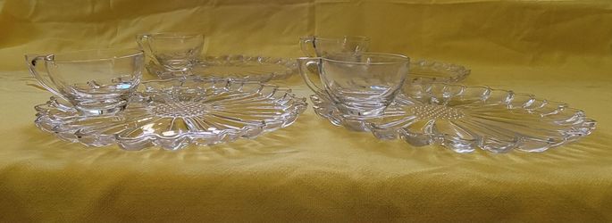 Vintage clear glass Sunflower plates & cups set of 8