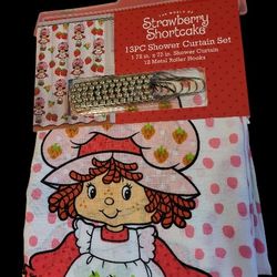 Strawberry Shortcake 13pc Shower Curtain Set 