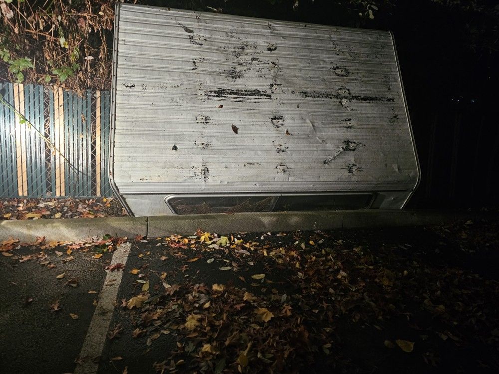 8ft Camper Shell FREE FREE FREE