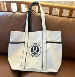 lululemon White Black Trim Tote Bag 20L Brand New with Tags