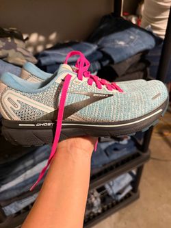 Women’s brooks size 71/2