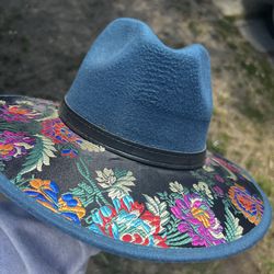 Teal/blue embroidered mexican hat