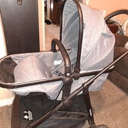 Stroller With Bassinet Mode 