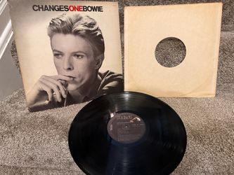 1976 David Bowie “Changes One Bowie” Vinyl Record Album