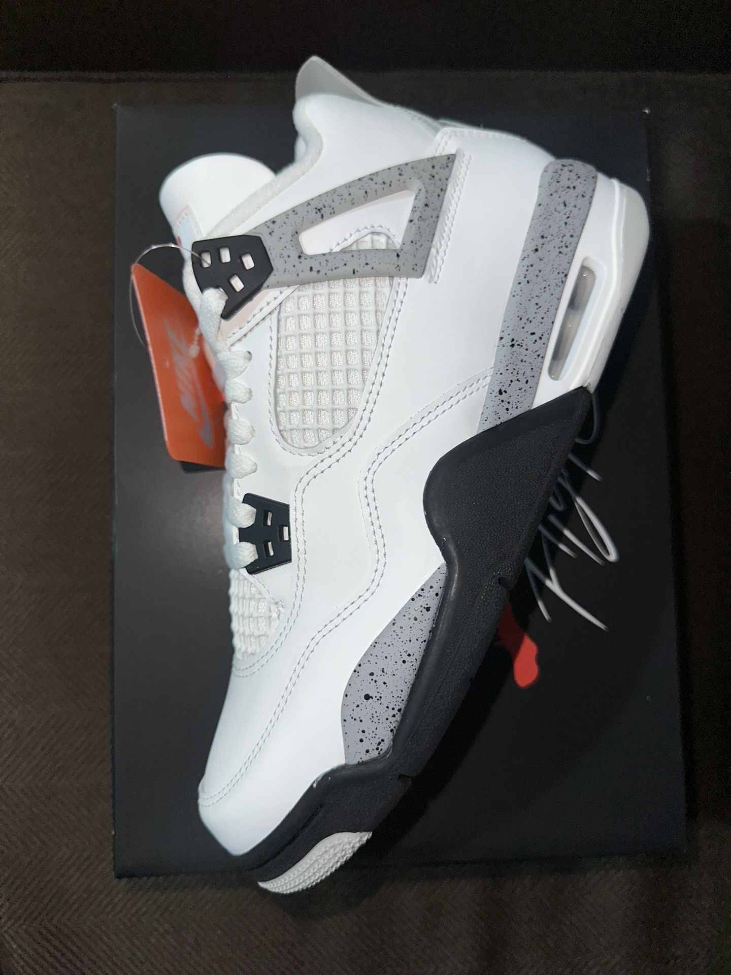 Jordan Retro 4 “White Cement”