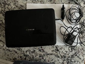 Dynes Portable DVD Player with Electric and car charger cords