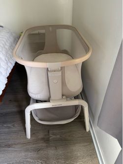 Maxi cosi baby bassinet