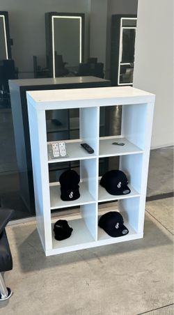 6-Cubby Storage Organizer – Excellent Condition