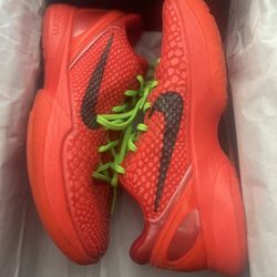 Used kobe 6 reverse grinches off of the Nike snkrs app