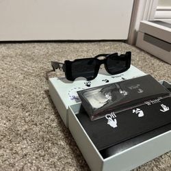 Off-White Sunglasses 