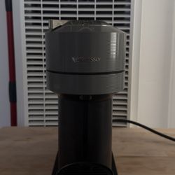 ☕ Nespresso Vertuo Coffee Machine – Great Condition