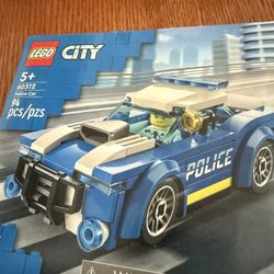 LEGO CITY . Police Car 2022 Ages - 5 + NEW