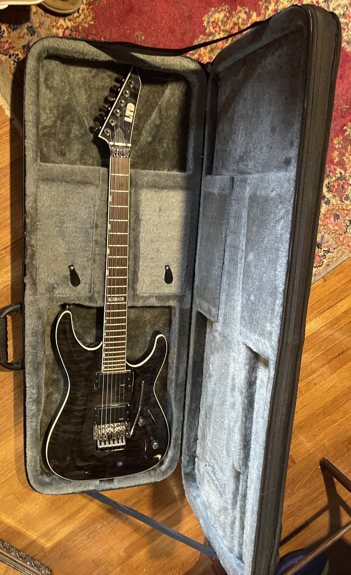 ESP LTD MH-250 perfect Condition (really) With Hard shell case