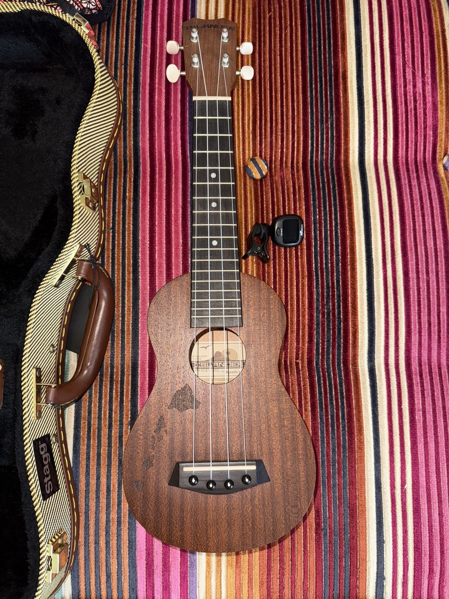 Mahogany Ukulele + Premium Tweed Hard Case - Excellent Condition