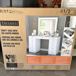 Vanity mirror (only - no table)