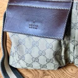 Gucci Crossbody EUC Auth
