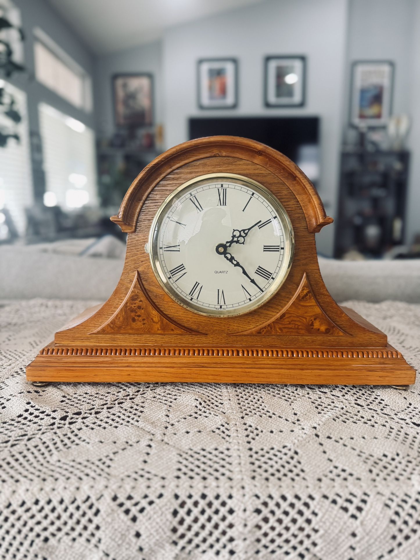 Beautiful Mantel Clock In A Vintage Classic Design & Roman Numerals 18x11.5x6.5