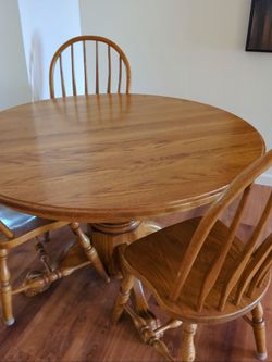 OAK TABLE