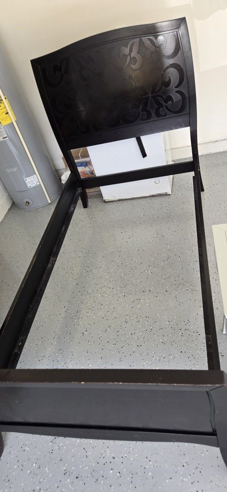 Girl Twin bed and Night Table