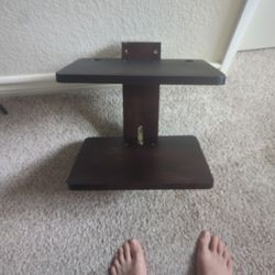 Wall-mounted Floating Projector Shelf