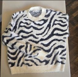Womens Sweater!! 