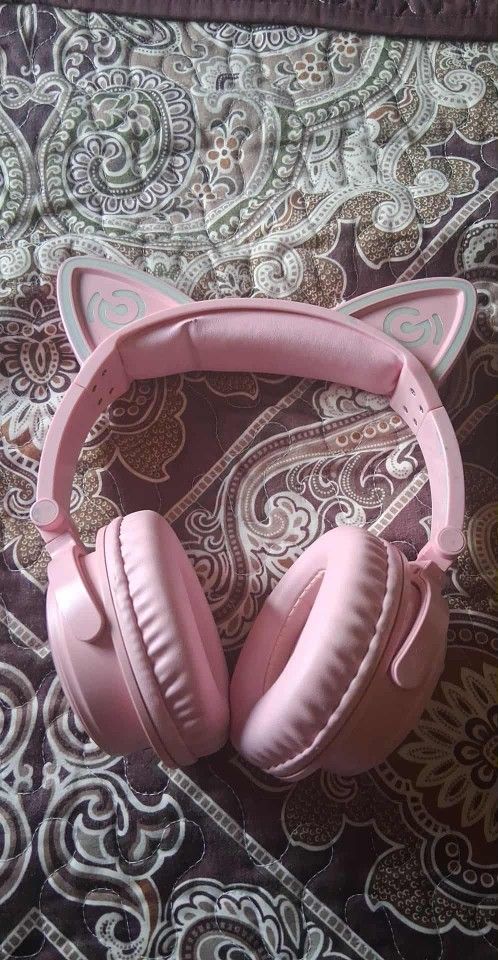 Light Up Bluetooth Headphones 