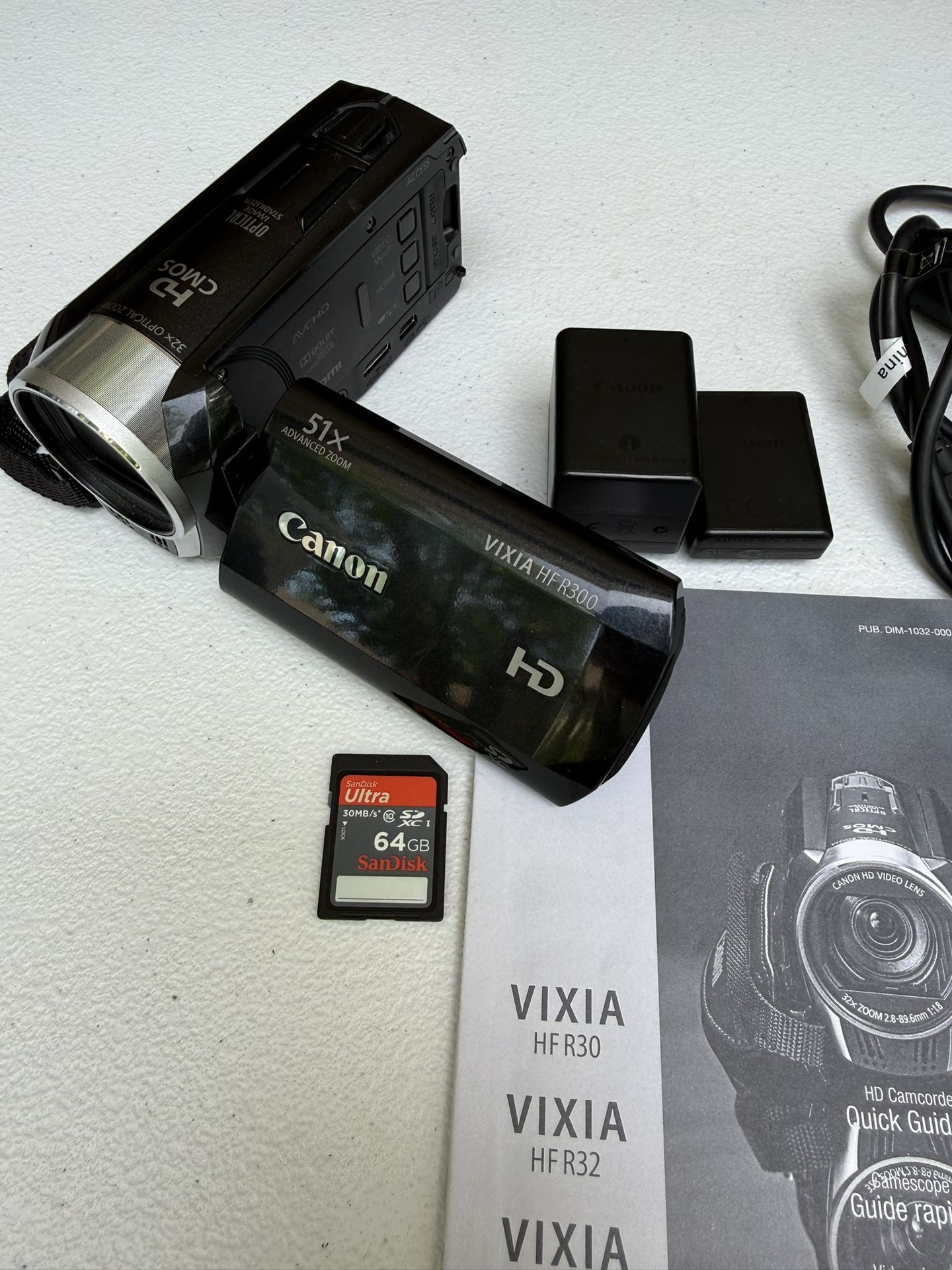 Canon Vixia HF R300 Digital Camcorder
