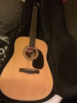 Mitchell MD100 acoustic guitar