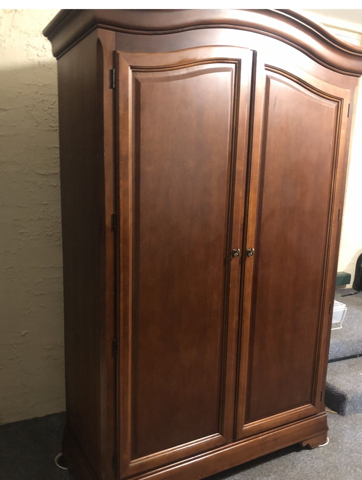 Thomasville Cherry Wood Dresser/Wardrobe 