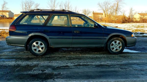 99 Subaru legacy hatchback for Sale in Bargersville, IN