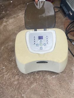 Salt water chlorine generator