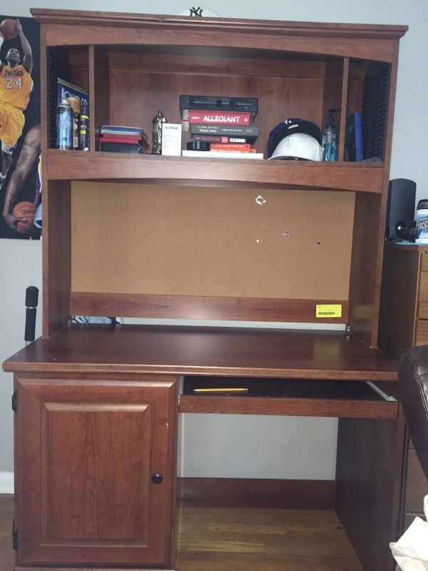 Desk 6 ft by 4 ft