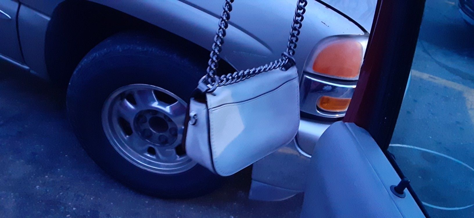 Coach handbag 20in Swagger in great condition