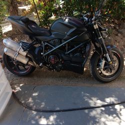 Ducati Streetfighter (contact info removed)