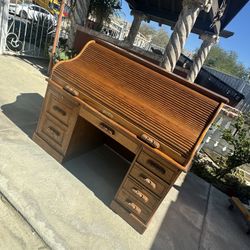 Excelente Antique Desk
