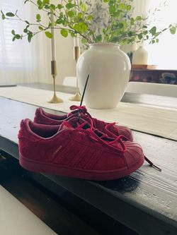 Adidas maroon superstars sz 3 youth