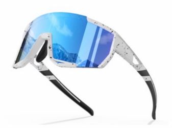 NEW - LANSWEE Polarized Sports Sunglasses