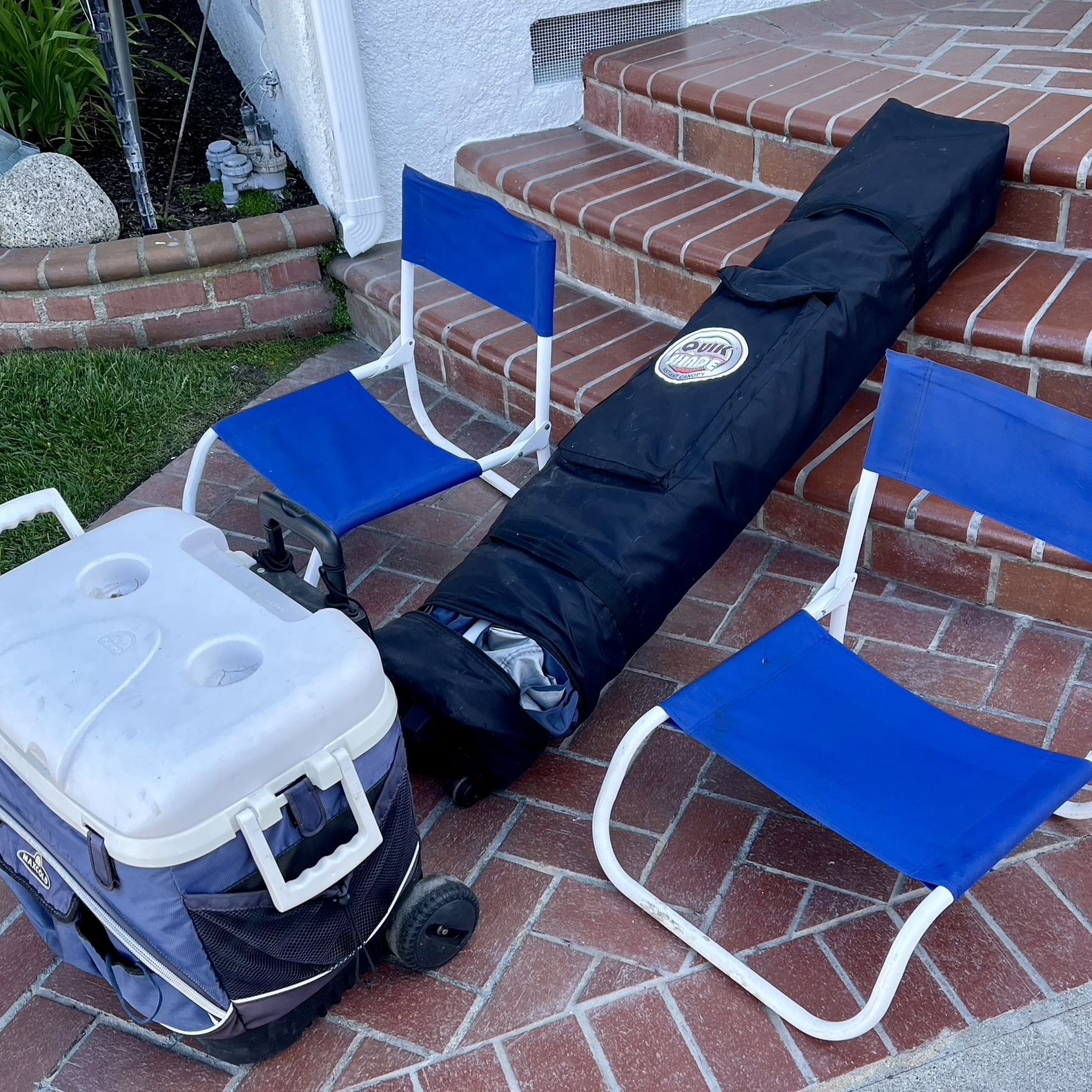 PopUp 10x10 Canopy , Igloo Cooler , (2) Beach Chairs