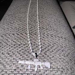 925 Sterling Silver And Moissanite Pendant