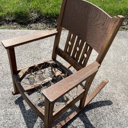 WISCONSIN CHAIR COMPANY ANTIQUE ROCKING CHAIR MFG. IN PORT WASHINGTON, WA 25 1/2 “ W X 32” L X 36” H